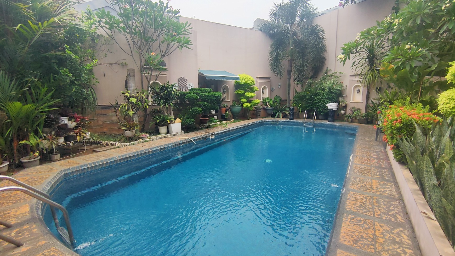 Rumah Hitung Tanah Area Cipete