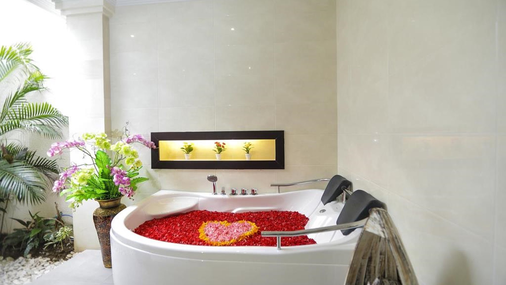 Villa Complex In Prime Area Of Legian Kuta Close To Seminyak Bali