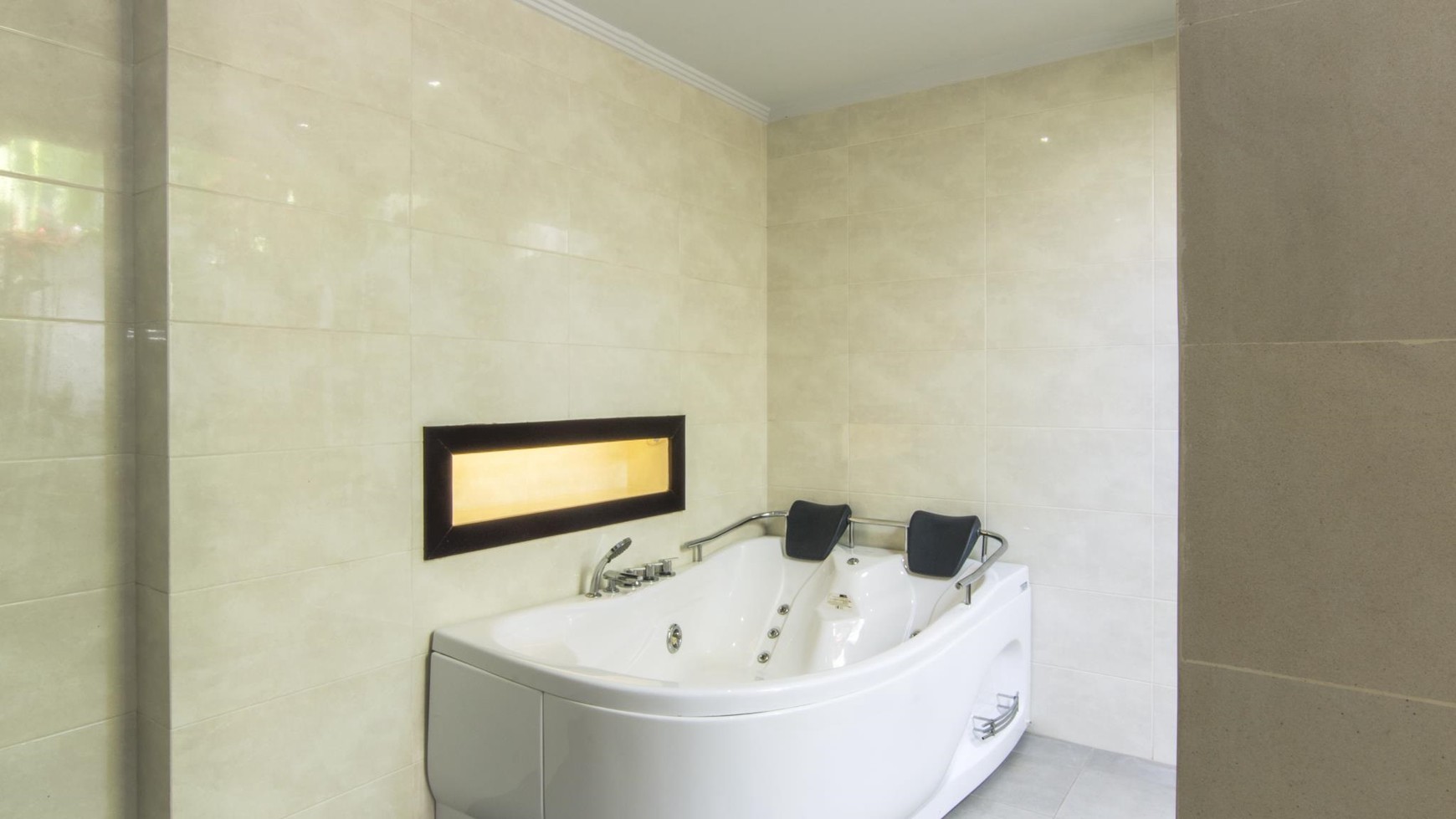 Villa Complex In Prime Area Of Legian Kuta Close To Seminyak Bali