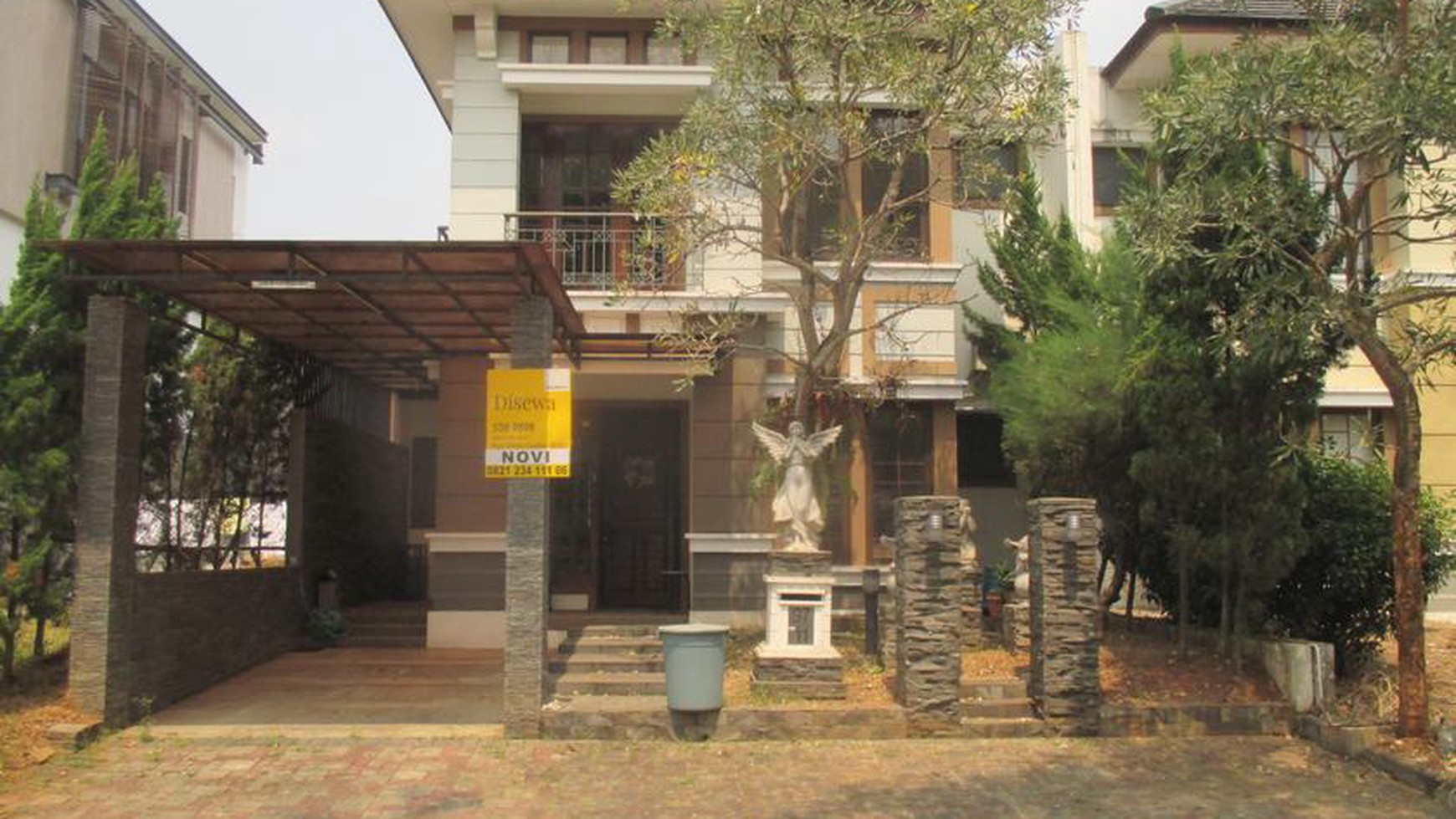 Vermont parfkland rumah sewa strategis Tengah kota siap huni