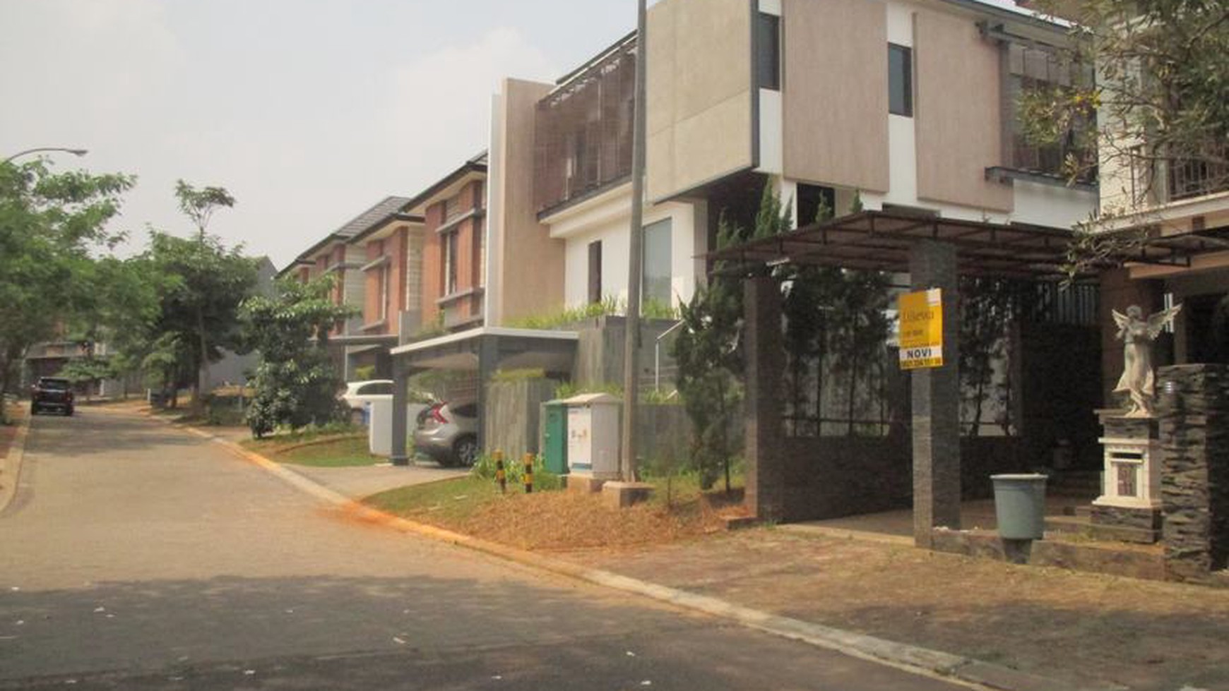 Vermont parfkland rumah sewa strategis Tengah kota siap huni