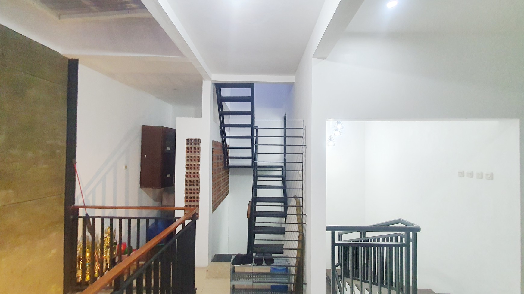 Rumah Hoek dan Murah di Cluster Puri Bintaro