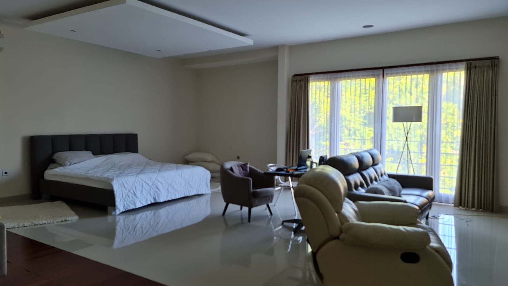 Freehold premiere spacious and luxury villa at tourist area of Senggigi Beach