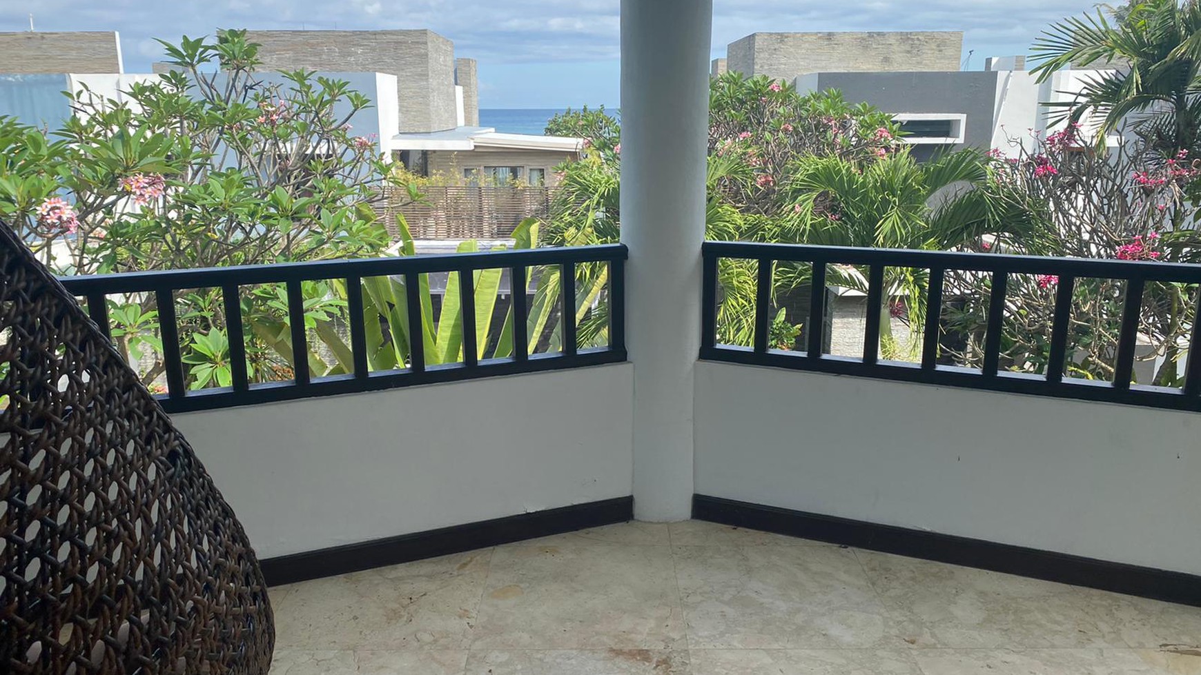 Large 3 Bedrooms Leasehold In Exclusive Beachside Gated Community Keramas Bali