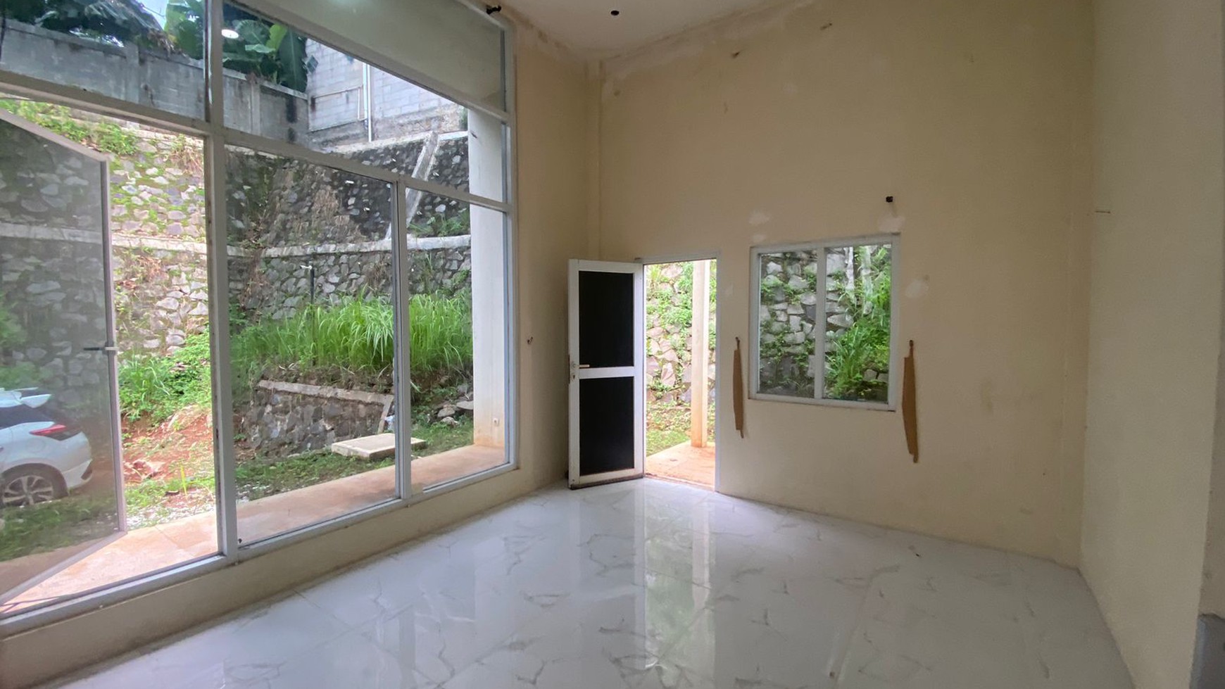 Rumah Minimalis 2 Lantai Sudah SHM Lingkungan Nyaman di Cibubur