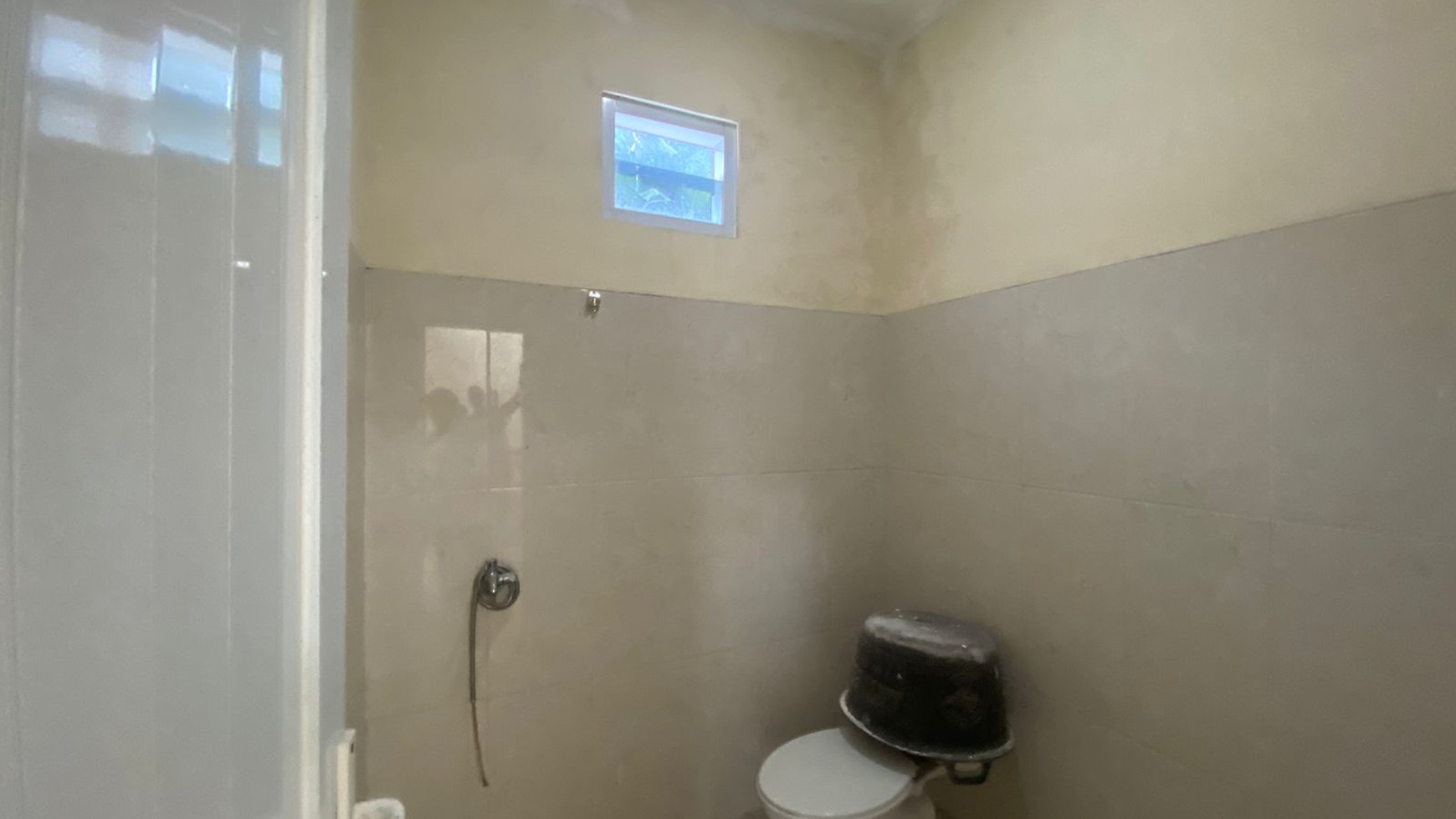 Rumah Minimalis 2 Lantai Sudah SHM Lingkungan Nyaman di Cibubur