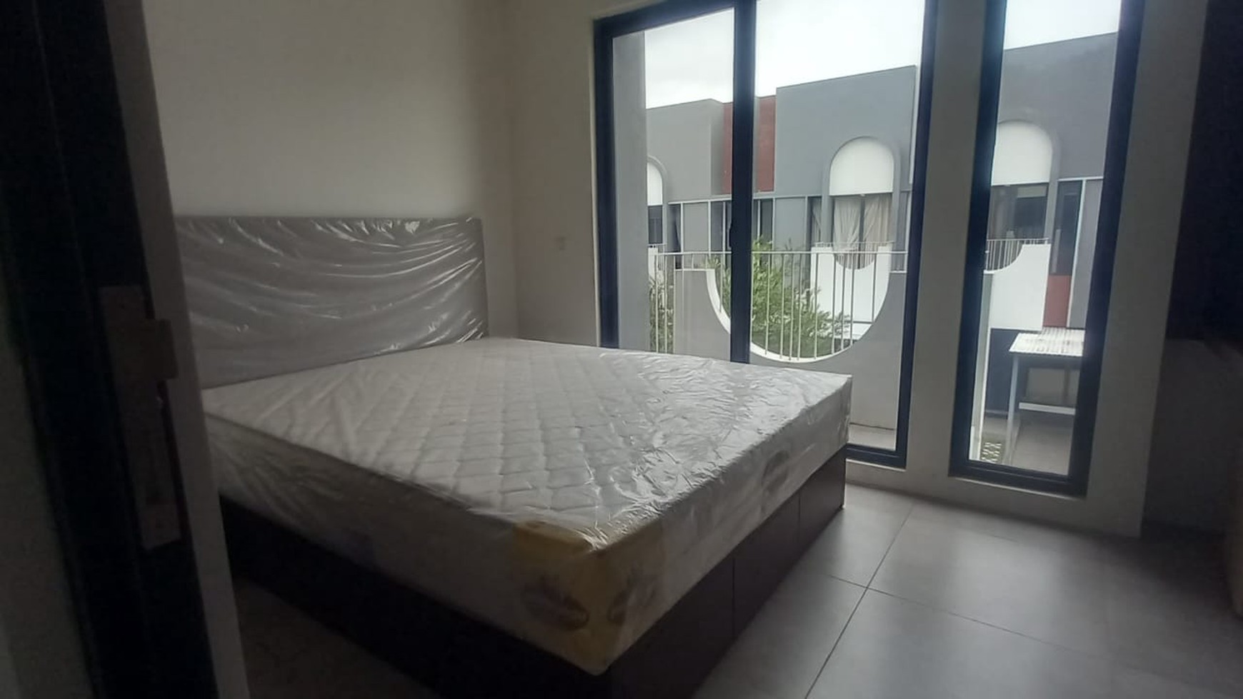 DIJUAL RUMAH FULL FURNISH DI FREJA SUITE BSD