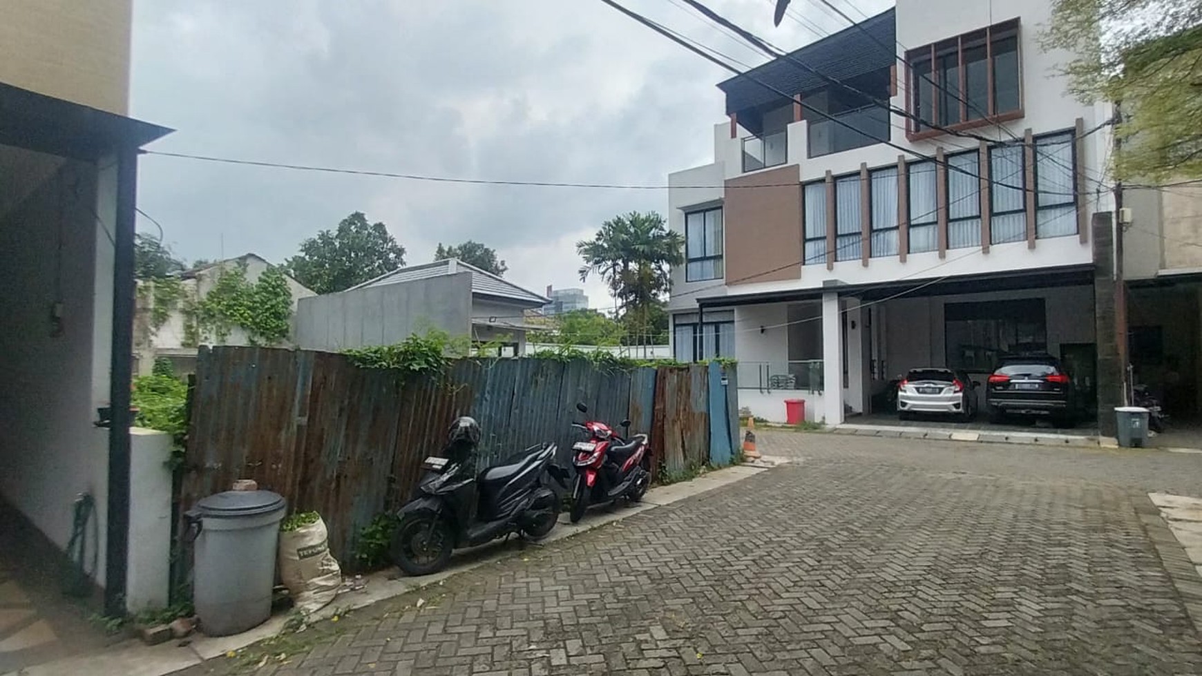 Kavling Tanah Eksklusif dalam Townhouse di Cilandak - Investasi Strategis