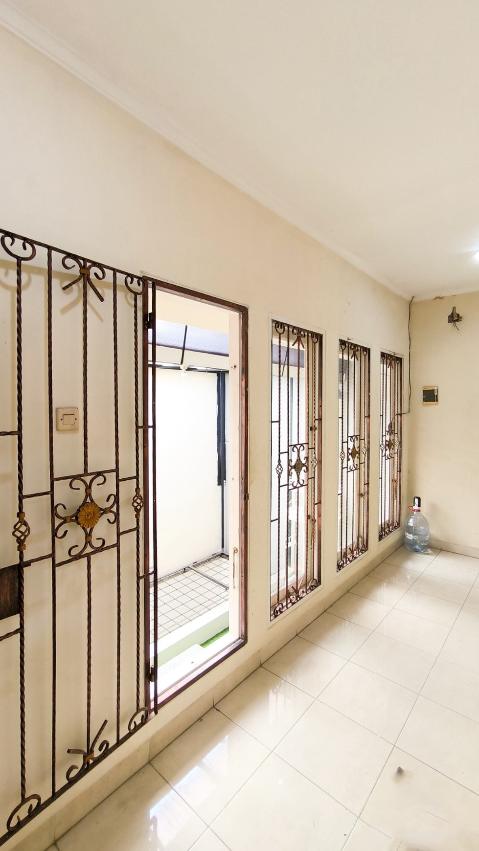 Rumah dalam cluster,securty 24 jam di Bintaro Jaya 9