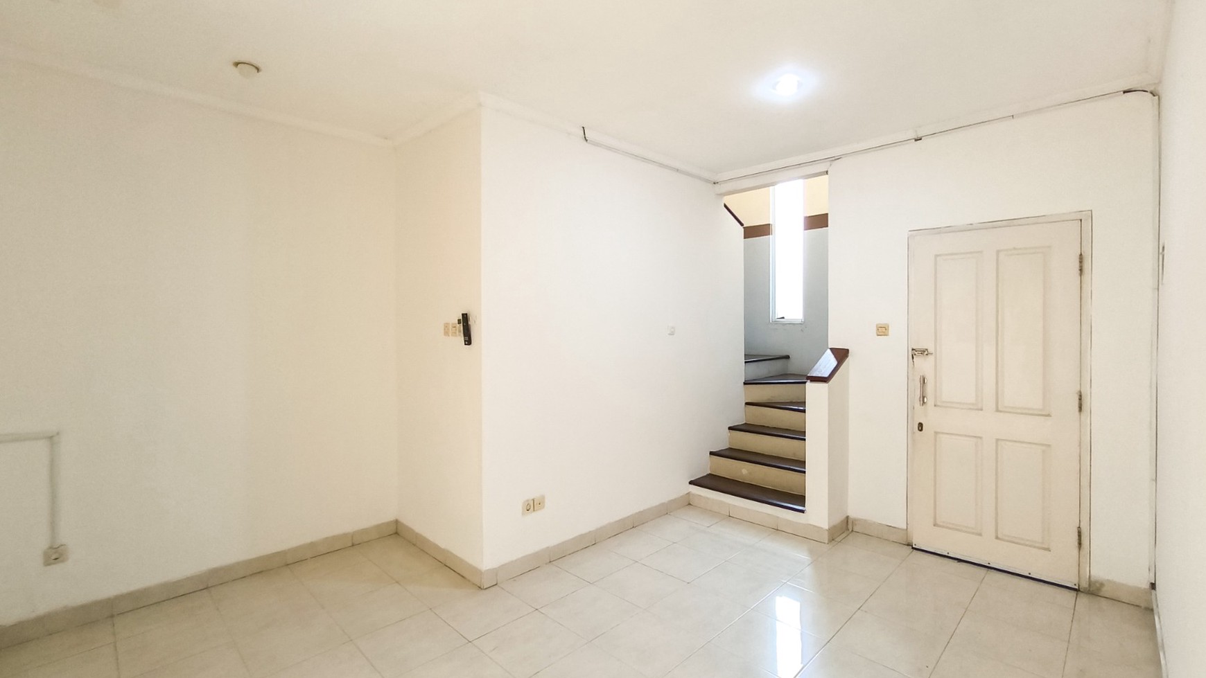 Rumah dalam cluster,securty 24 jam di Bintaro Jaya 9