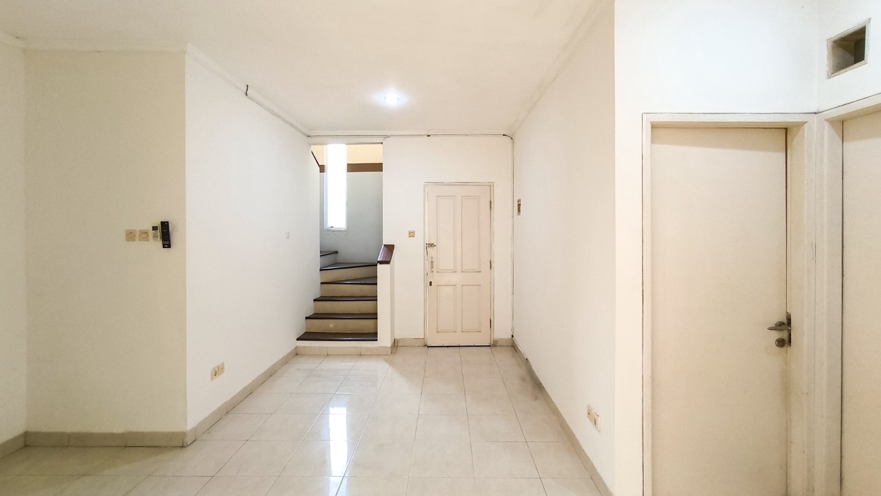 Rumah dalam cluster,securty 24 jam di Bintaro Jaya 9