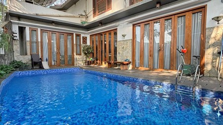 Rumah Split Level ada Pool di Bintaro Jaya Sektor 9