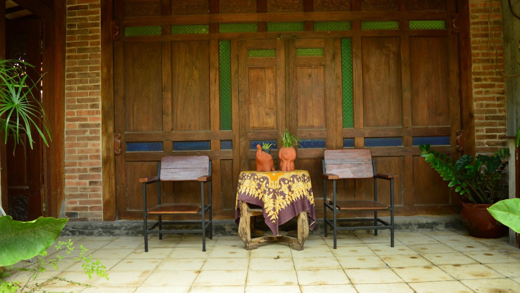 Rumah Furnish Klasik Bernuansa Jawa Didalam Desa Wisata Tembi Sewon Bantul