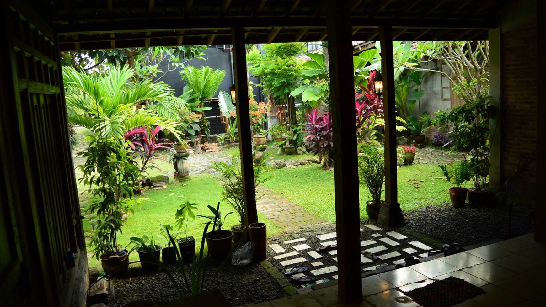 Rumah Furnish Klasik Bernuansa Jawa Didalam Desa Wisata Tembi Sewon Bantul