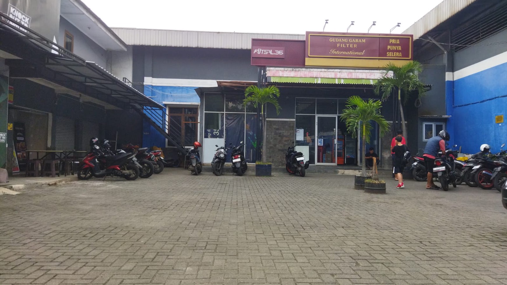 Dijual Gedung di Mainroad Antapani Lokasi Strategis 