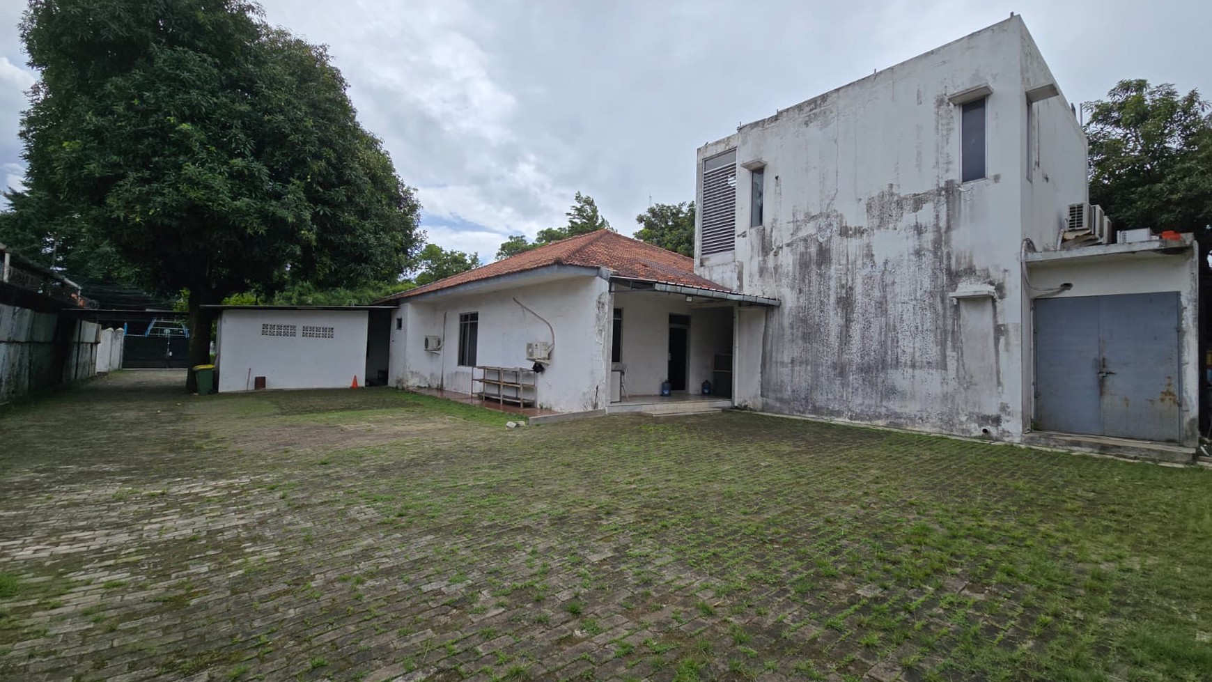 Rumah Hitung Kavling Pinggir Jalan Strategis di Ciputat Raya, Kebayoran Lama, Jakarta Selatan