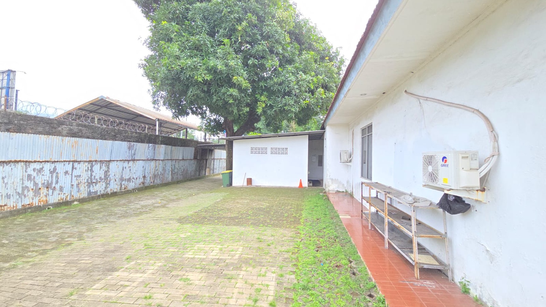 Rumah Hitung Kavling Pinggir Jalan Strategis di Ciputat Raya, Kebayoran Lama, Jakarta Selatan