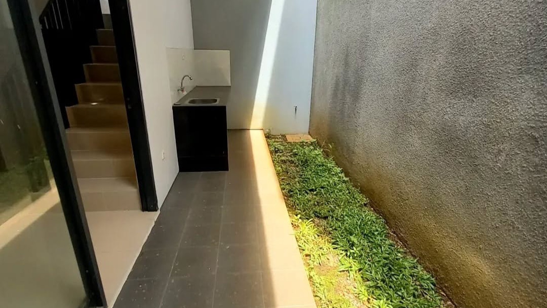 Rumah Brand new, minimalis, dalam cluster kemanan 24 jam di Ciputat