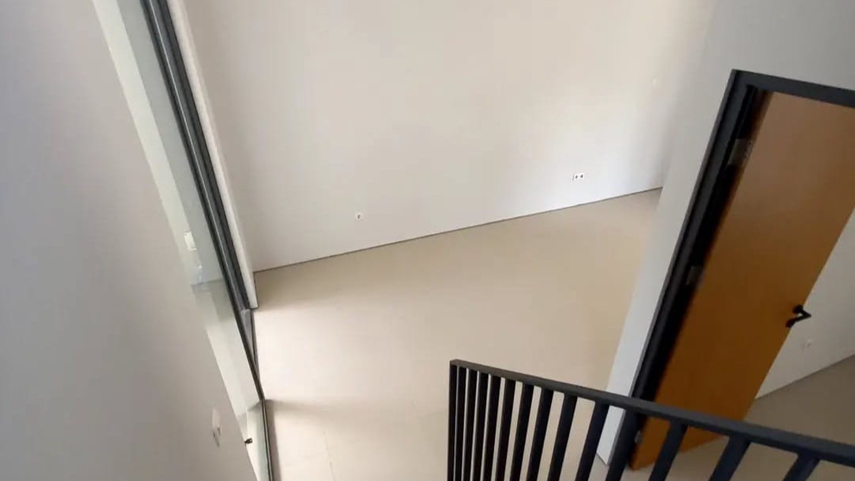 Rumah Brand new, minimalis, dalam cluster kemanan 24 jam di Ciputat