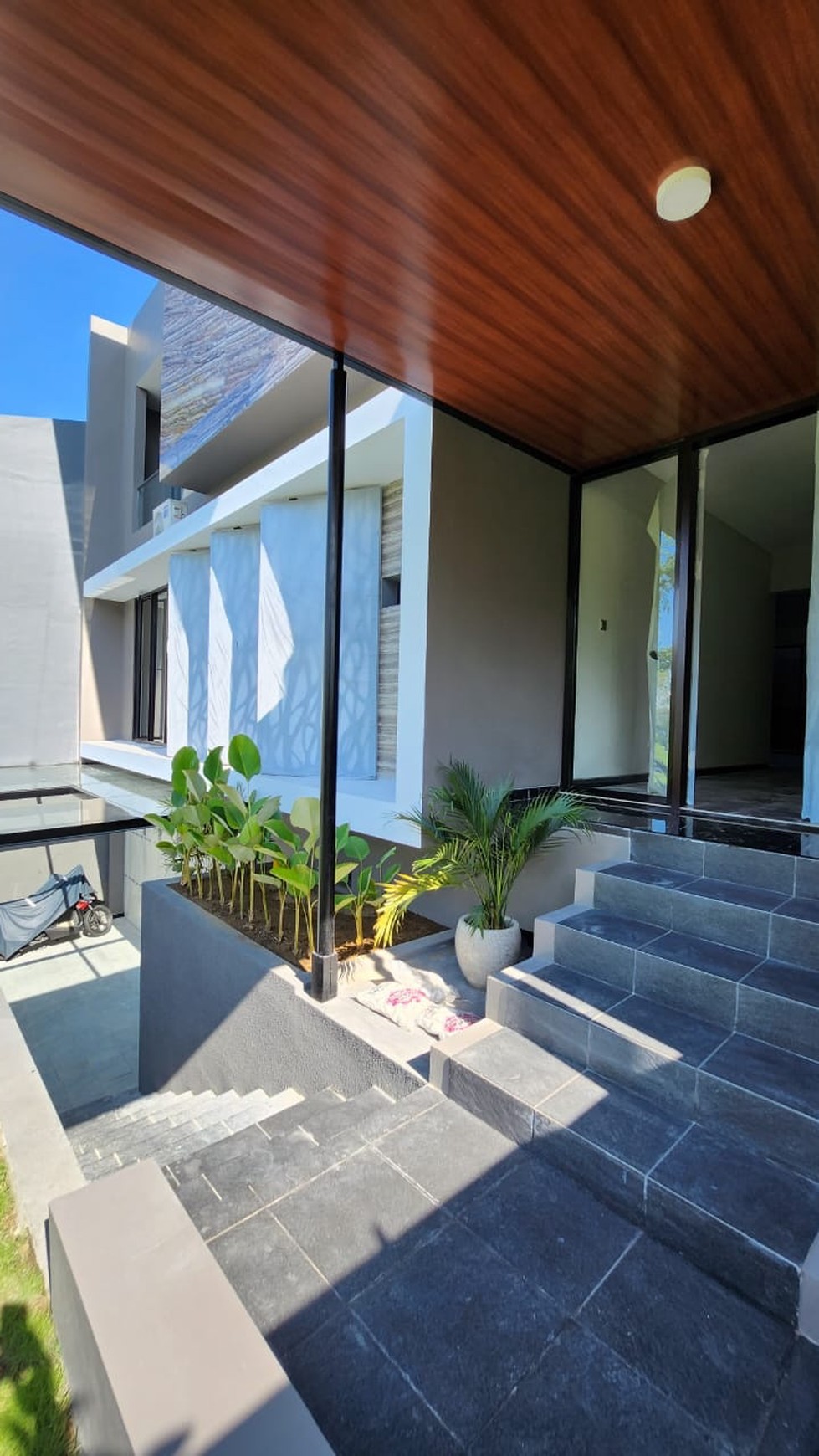 Dijual Rumah Baru PRIVATE Pool -Bukit Golf Internasional Citraland Surabaya Barat - New Modern Premium Luxury