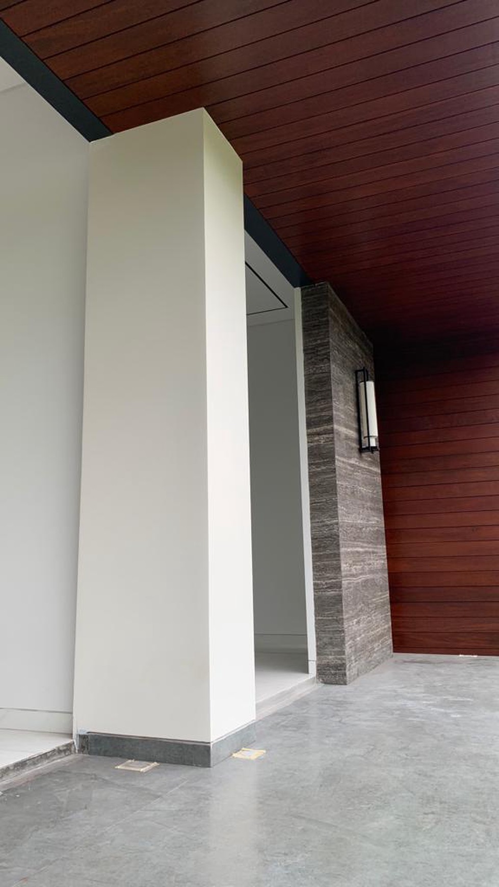 Dijual Rumah Baru Bukit Golf Internasional Citraland Surabaya FULL MARMER Impor Mewah- Garasi Carport 4 Mobil - New Split Level Design