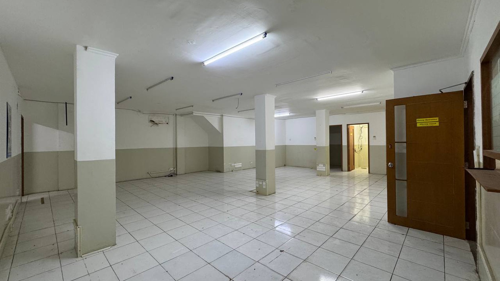 Lebak bulus ruko gandeng lebar 10 disewakkan dikontrakkan kantor ruang usaha