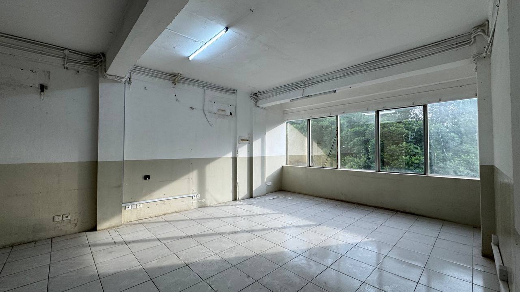 Lebak bulus ruko gandeng lebar 10 disewakkan dikontrakkan kantor ruang usaha