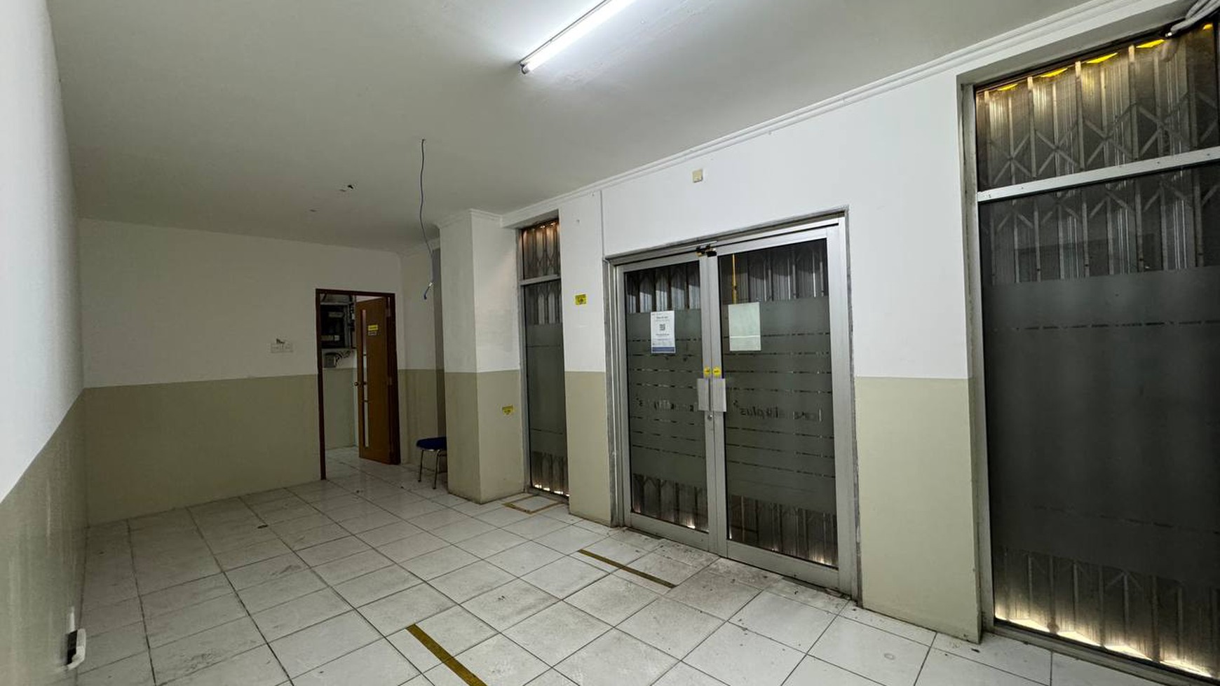 Lebak bulus ruko gandeng lebar 10 disewakkan dikontrakkan kantor ruang usaha