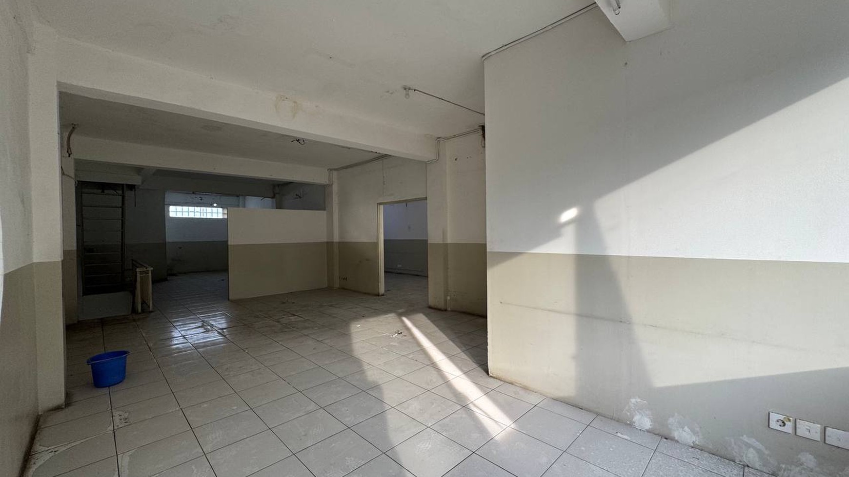 Lebak bulus ruko gandeng lebar 10 disewakkan dikontrakkan kantor ruang usaha