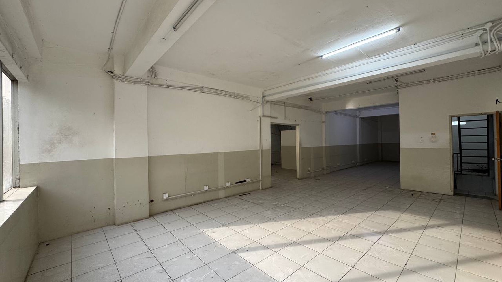 Lebak bulus ruko gandeng lebar 10 disewakkan dikontrakkan kantor ruang usaha