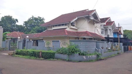 Rumah Hook Tanah luas di Bintaro Jaya Sektor 2