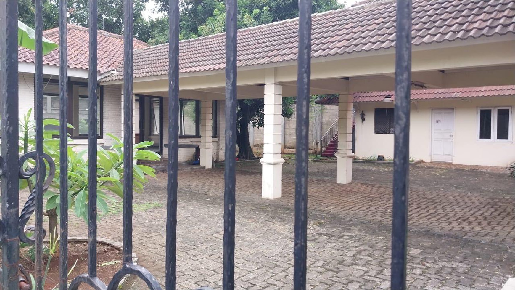 Rumah Hook Tanah luas di Bintaro Jaya Sektor 2