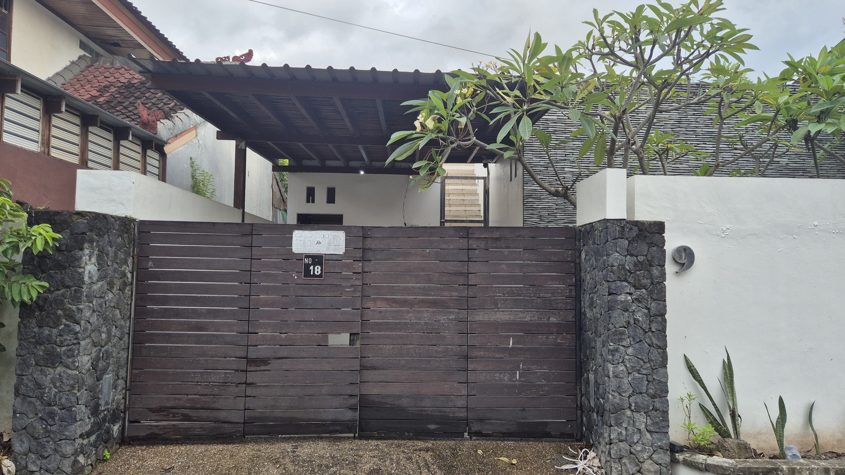 Cozy Home in Batubulan, Bali: Comfortable Long-Term Rental in a Peaceful Area