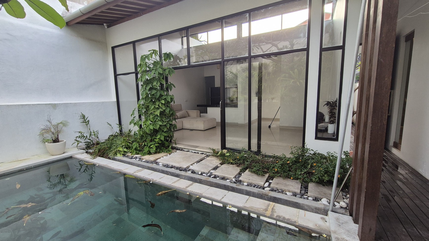 Cozy Home in Batubulan, Bali: Comfortable Long-Term Rental in a Peaceful Area