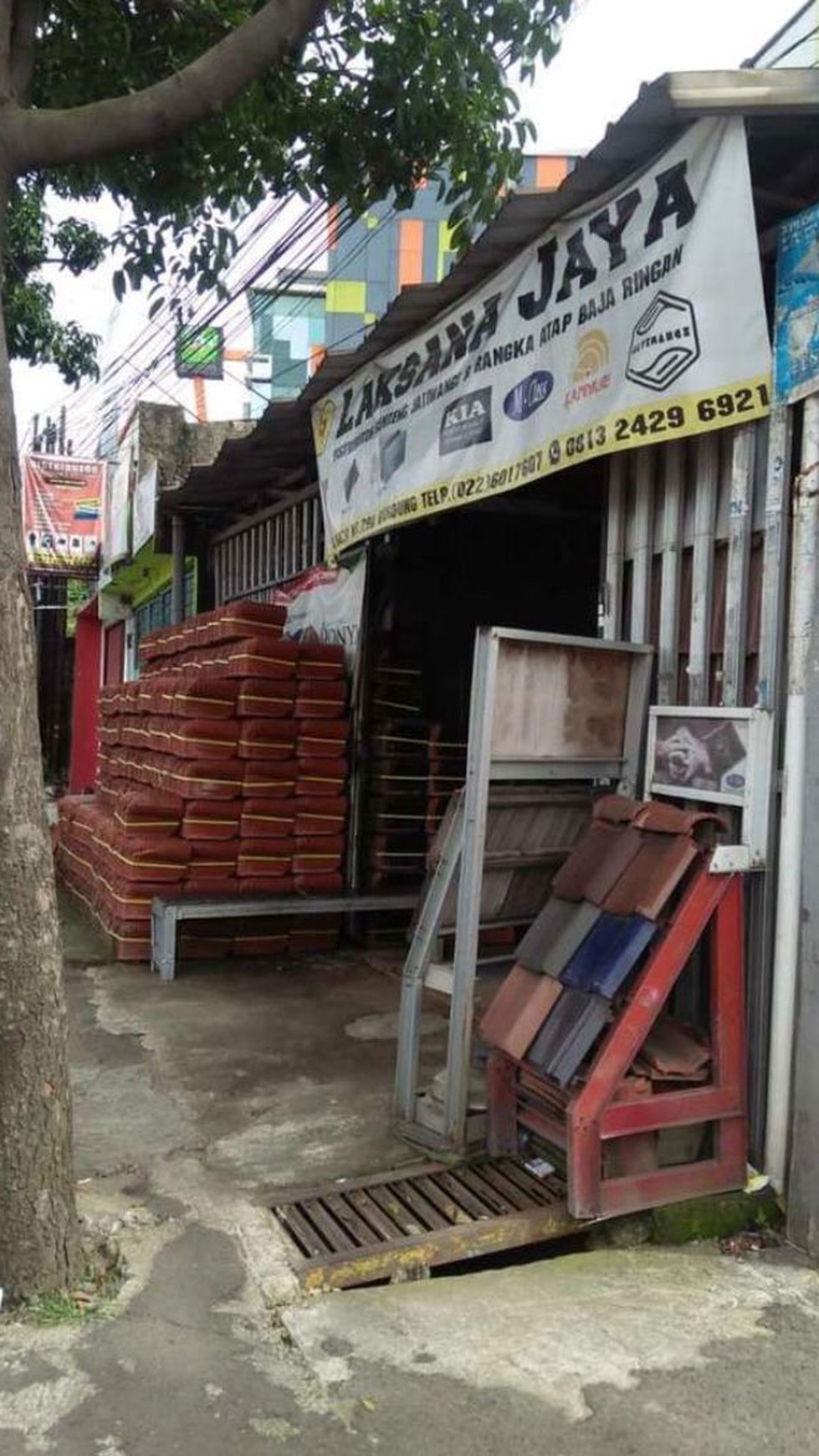 DIJUAL RUMAH STRATEGIS TENGAH KOTA BANDUNG DEKAT TOL PASIR KOJA