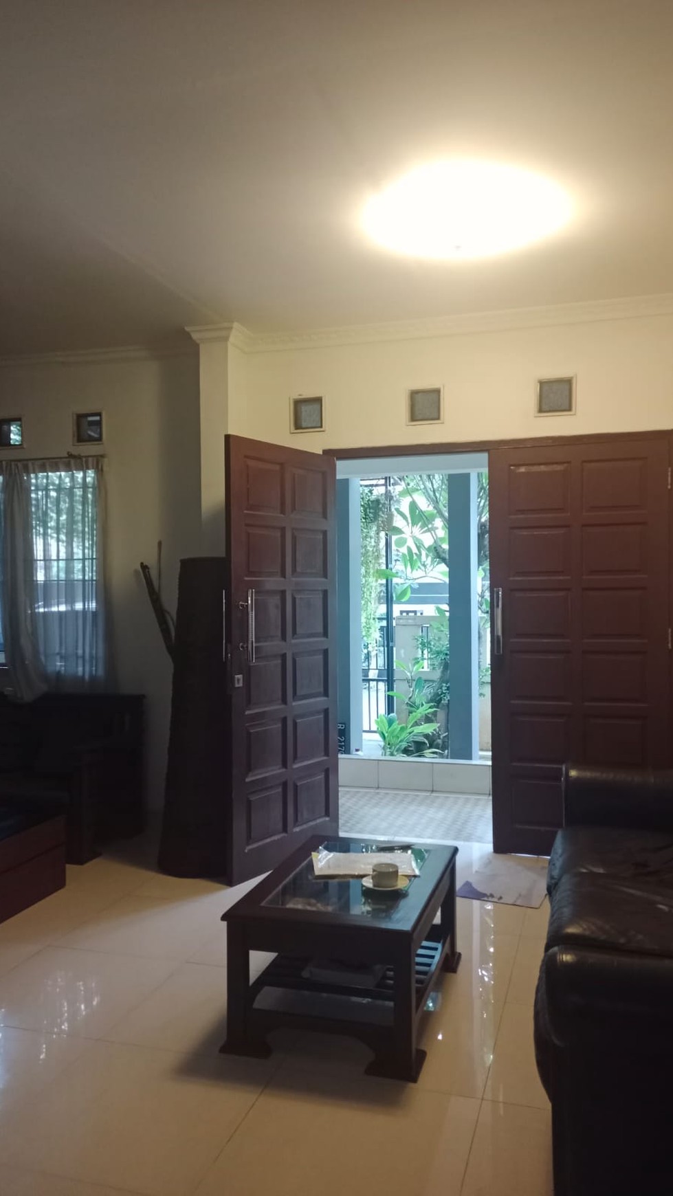 Rumah Hoek dengan Lingkungan Nyaman di Cipayung, Jakarta Timur di jual cepat