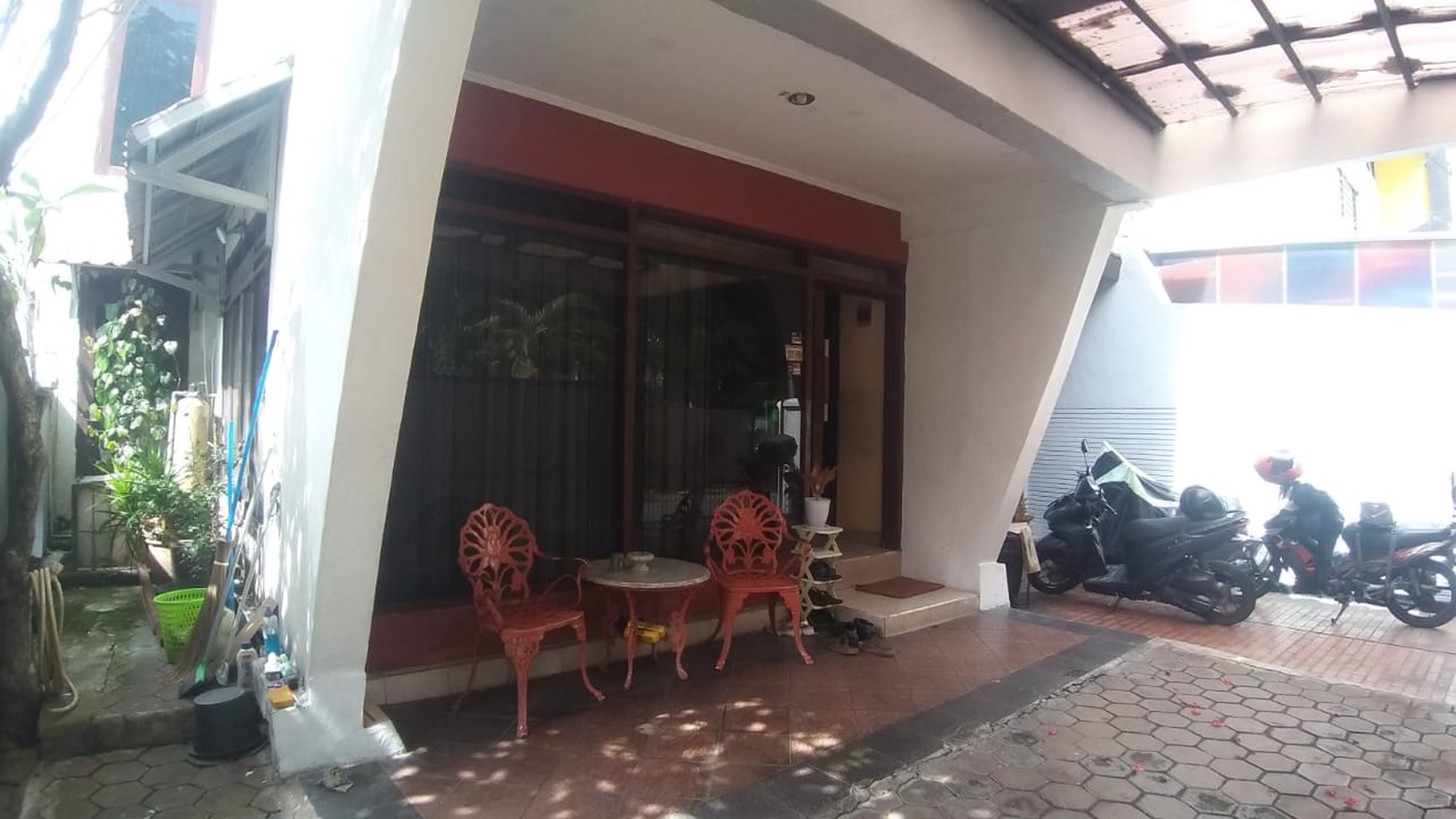 Rumah Tinggal 2 Lantai, Hook, Lebar Jalan 2 Mobil, Lokasi Strategis Area Tebet 