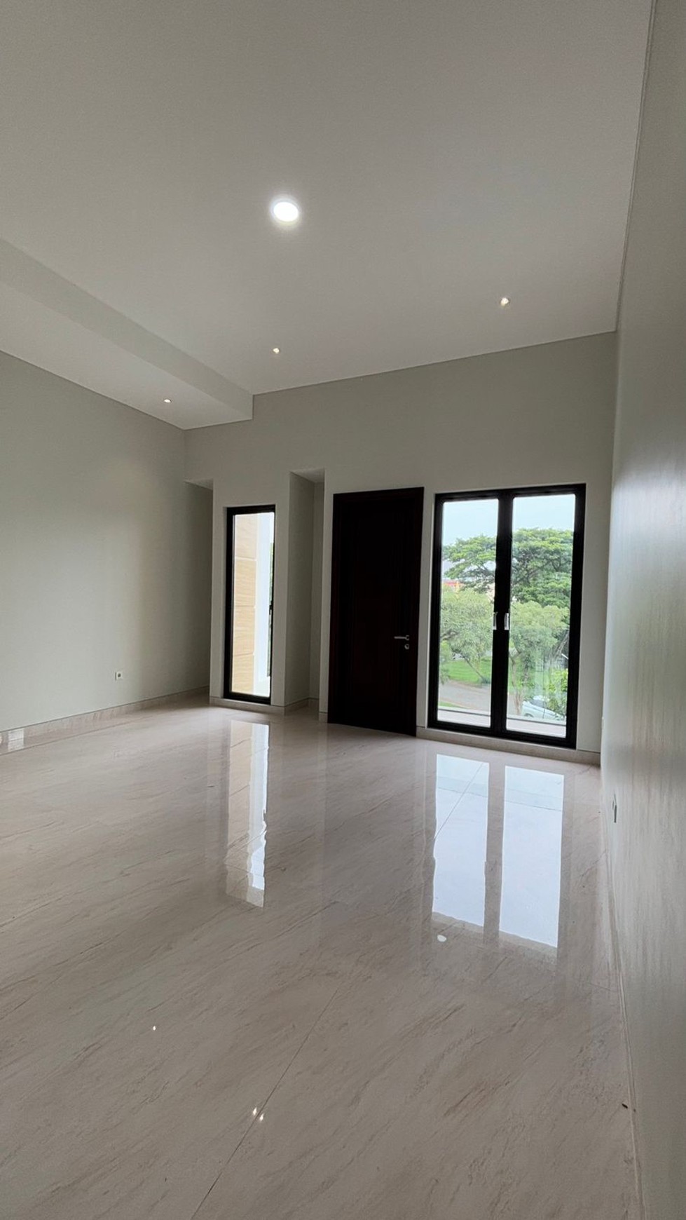 Dijual Rumah Baru East Emerald Mansion Citraland Surabaya Lokasi Dekat Gwalk, Pakuwon Mall