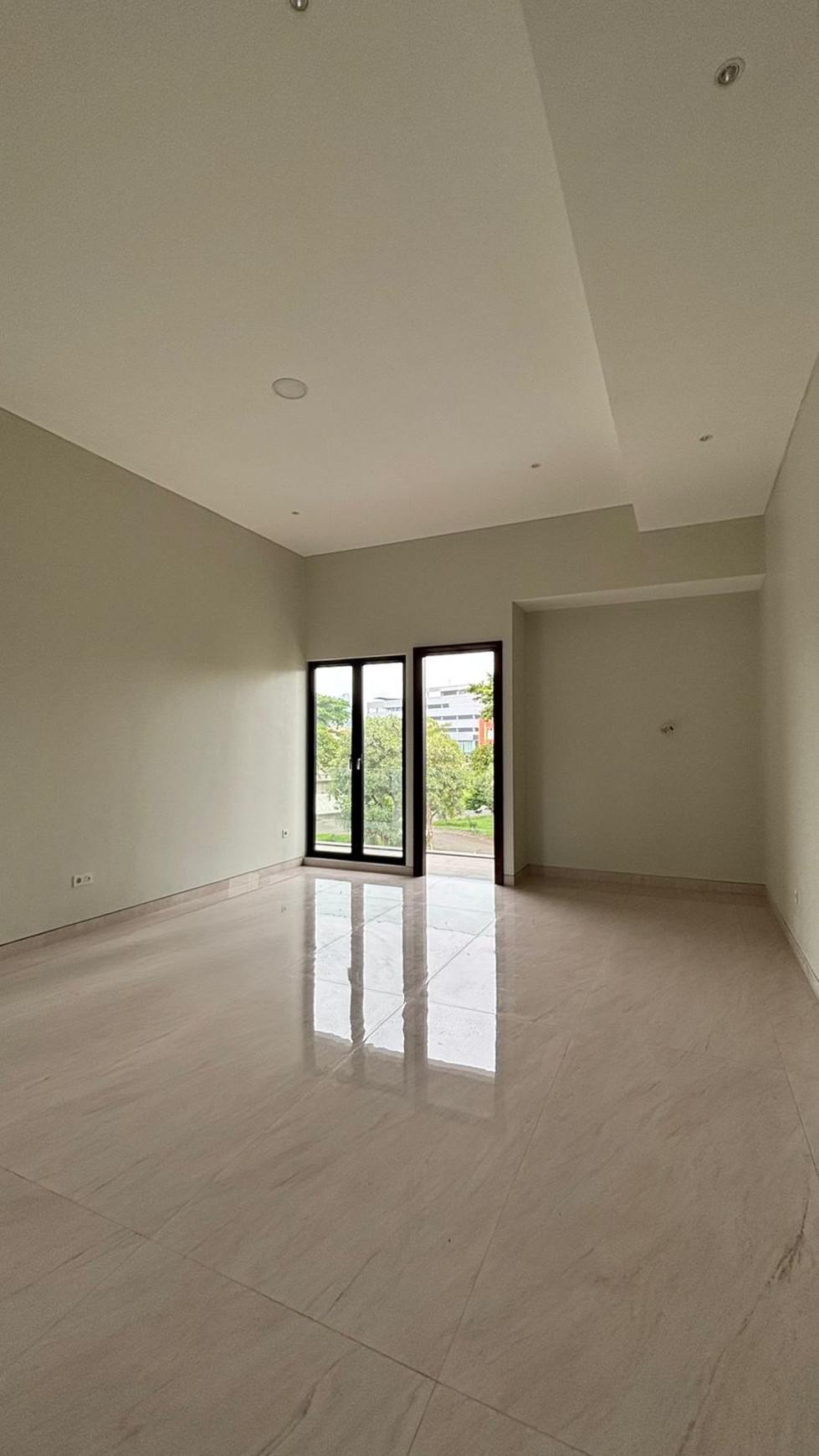 Dijual Rumah Baru East Emerald Mansion Citraland Surabaya Lokasi Dekat Gwalk, Pakuwon Mall