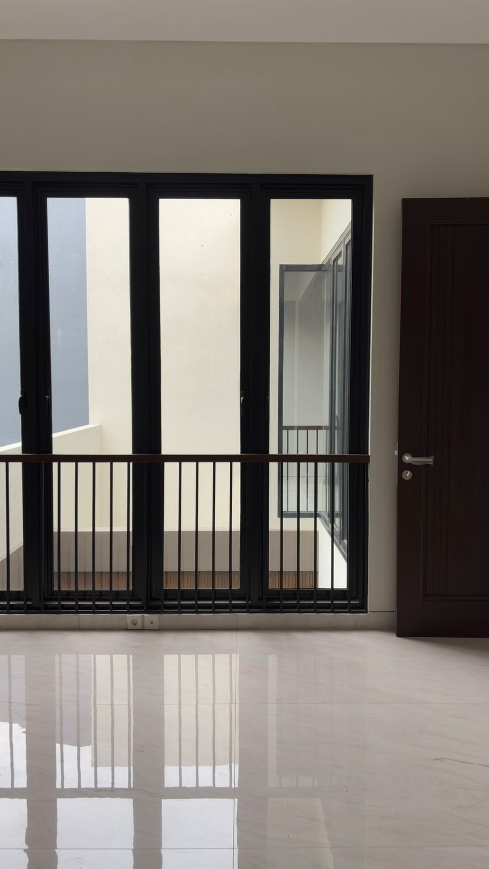 Dijual Rumah Baru East Emerald Mansion Citraland Surabaya Lokasi Dekat Gwalk, Pakuwon Mall