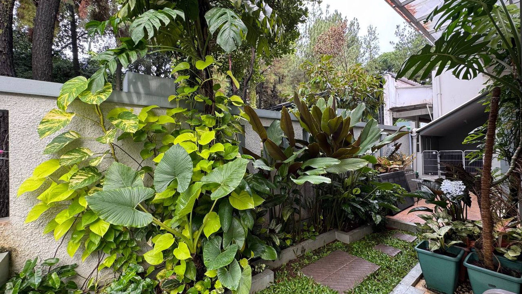 Pondok Cabe Modern Hill rumah hoek siap huni