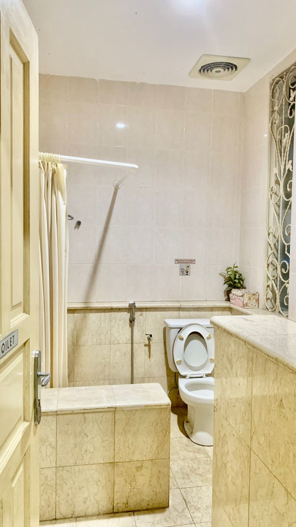 Rumah Hitung Tanah Area Cipete