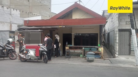 Dijual Rumah SHM di Jl Platuk Donomulyo Kenjeran Surabaya