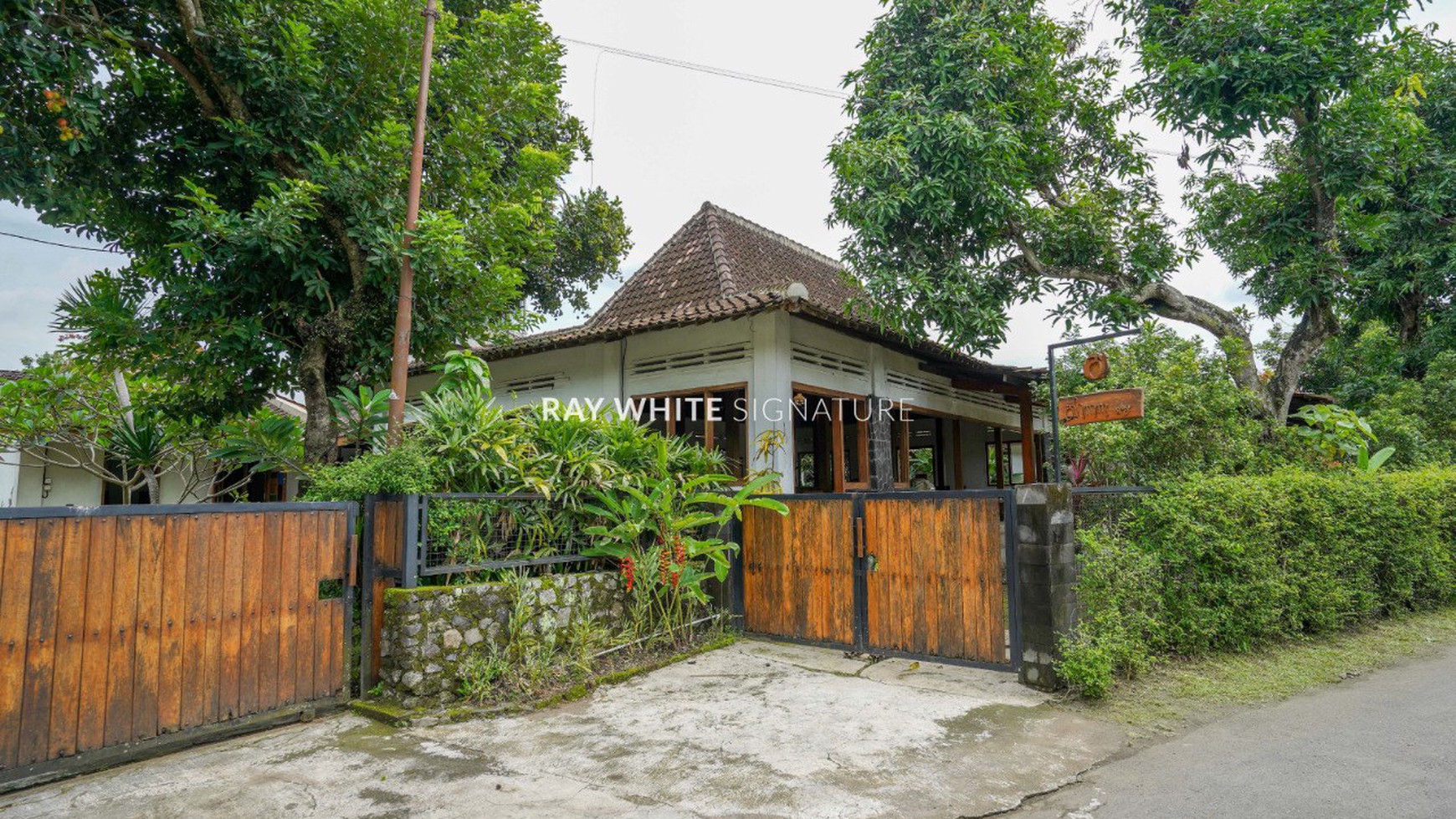 Homestay di Jl Raya Solo dekat Candi Sari Yogyakarta