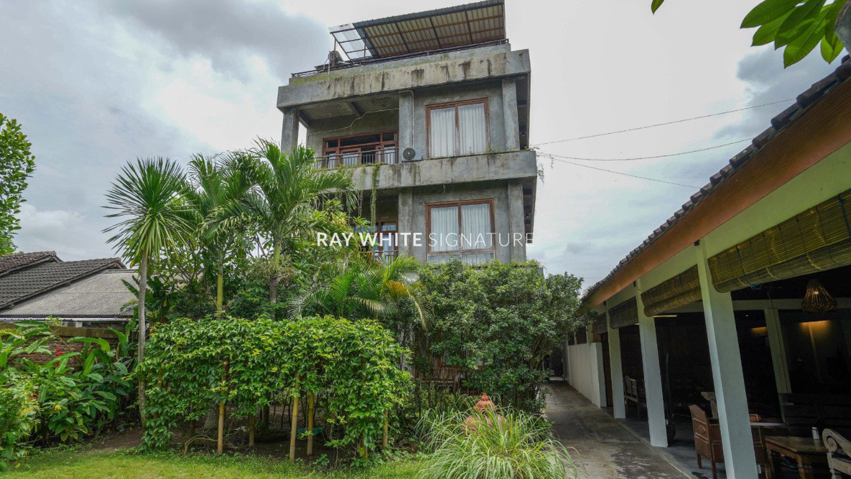 Homestay di Jl Raya Solo dekat Candi Sari Yogyakarta