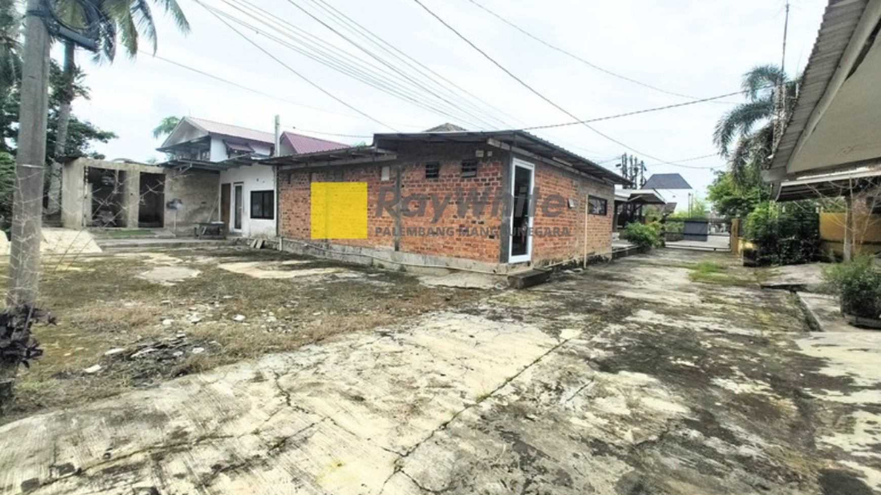 DIJUAL RUMAH