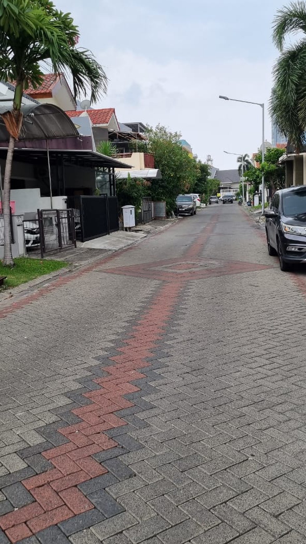 Dijual Rumah 2 Lantai Terpelihara Wiyung Surabaya