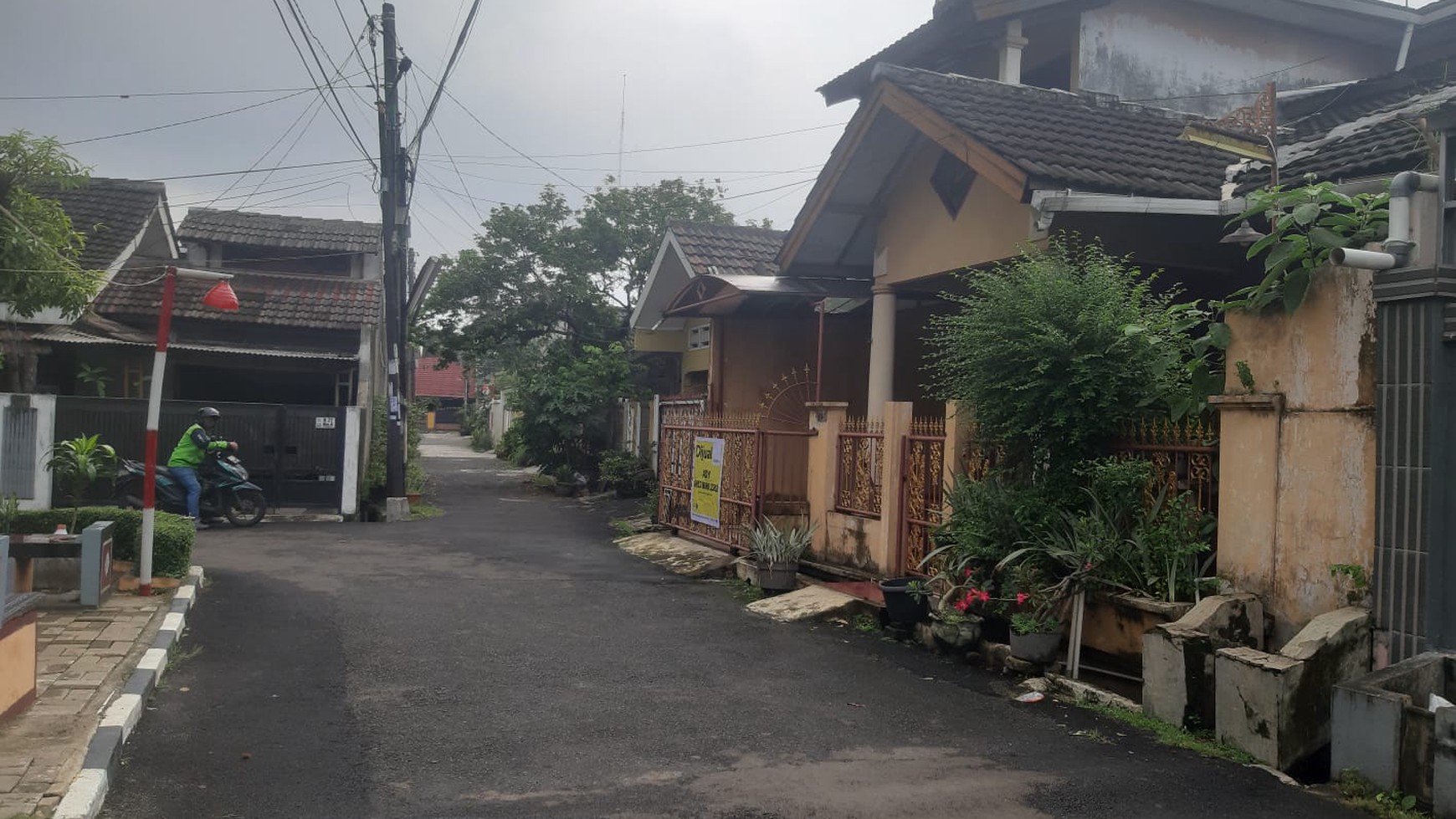 Rumah Bagus Di Komp Kembang Larangan, Jl Brotowali Ciledug