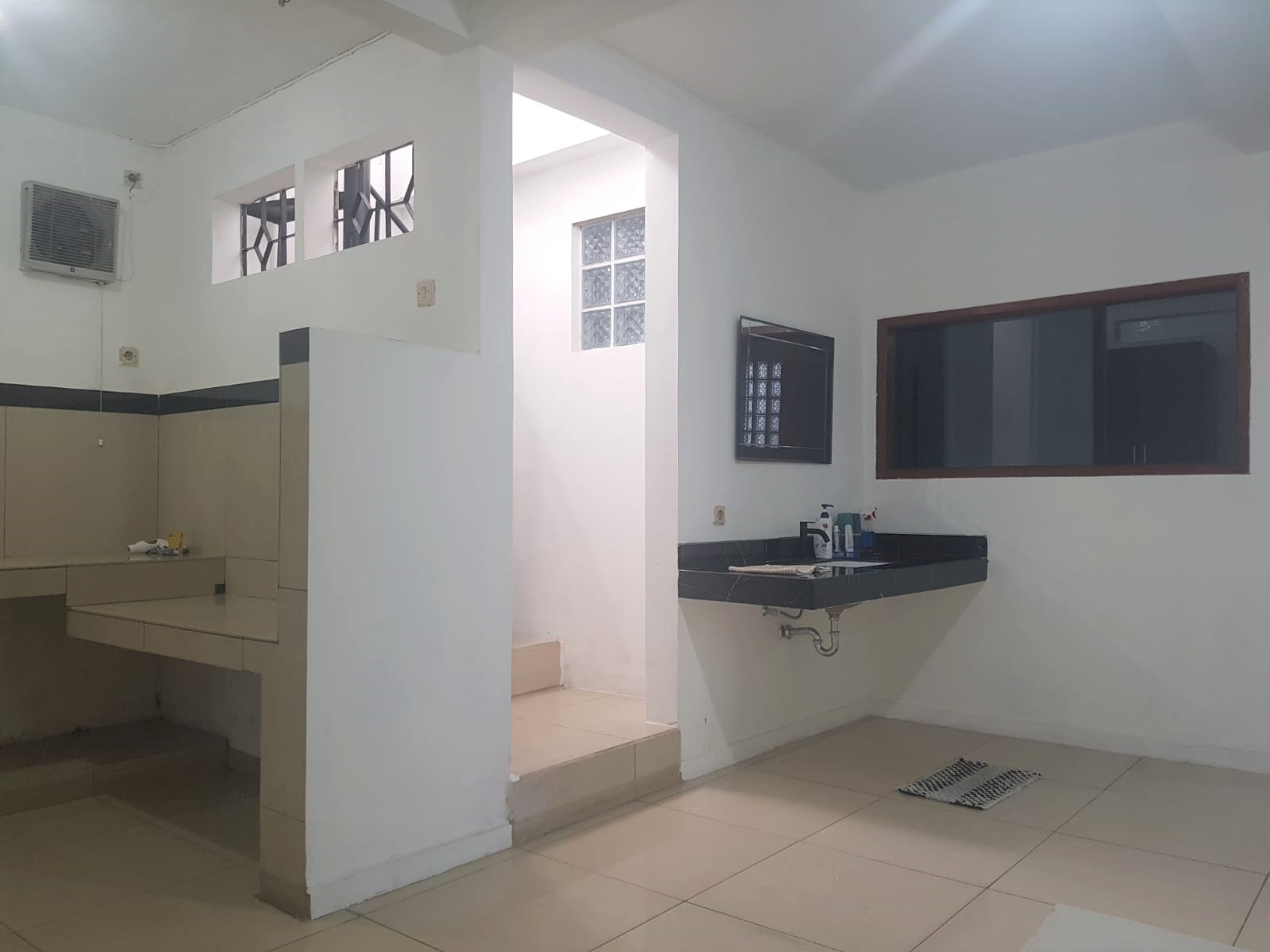 Rumah Minimalis Modern Furnished di TKI 2