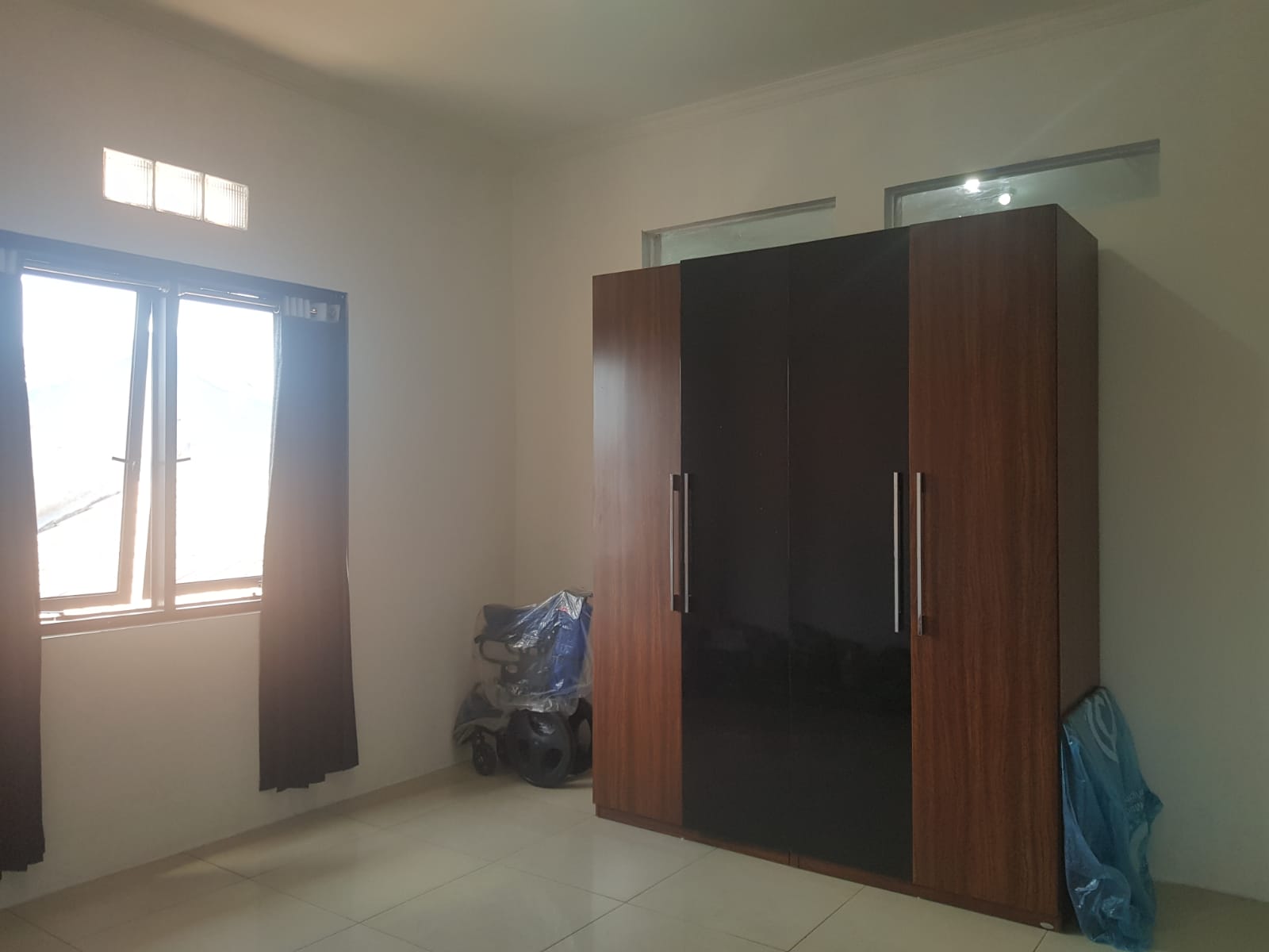 Rumah Minimalis Modern Furnished di TKI 2